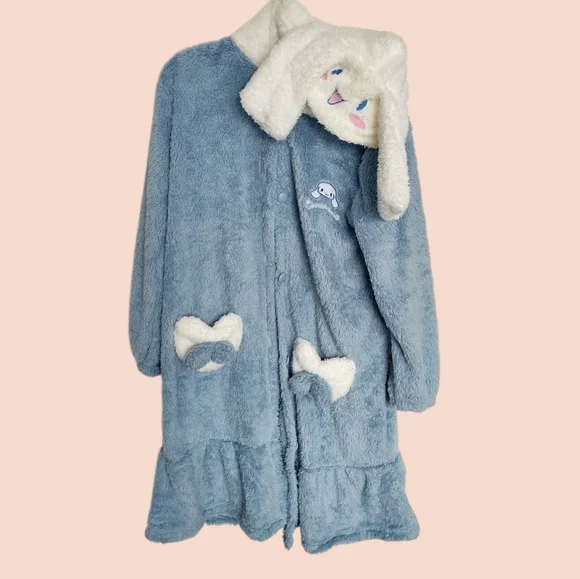 NEW Cinnamon Roll Hooded Robe - Picture 4 of 7